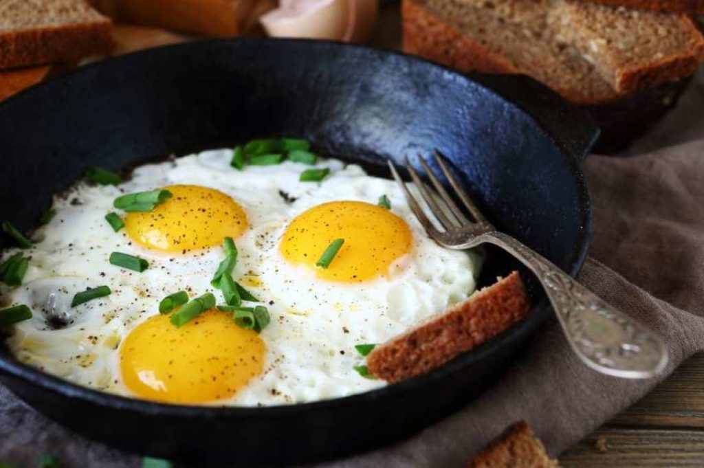 How To Fry The Perfect Egg: Our Guide To Mastering The Technique ...