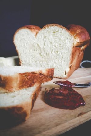 bread_jam_YoujeenCho_Unsplash bread with jam
