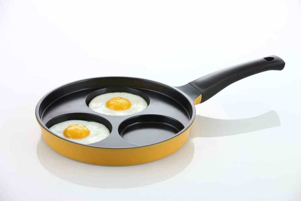 Best Egg Pan For Frying Eggs On The Skillet 1024x683 